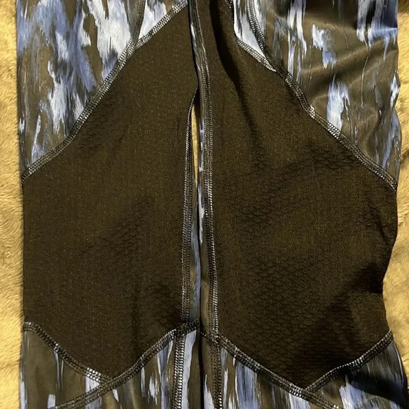Lululemon Pace Rival Crop Leggings Painted Animal Sprinkler Black size 4 - Picture 16 of 16